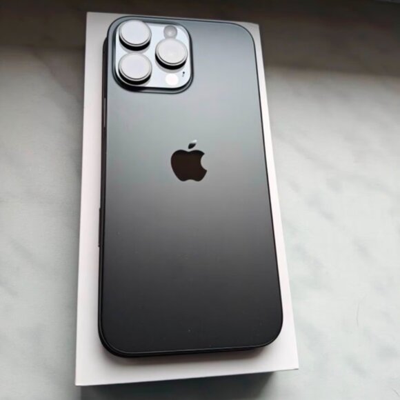 Iphone 16 Pro Max 256 GB - Picture 1 of 5